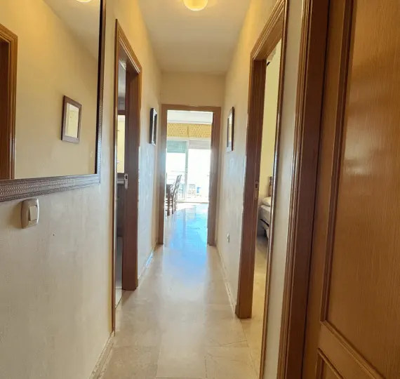 Sale of middle floor apartment in Fuengirola