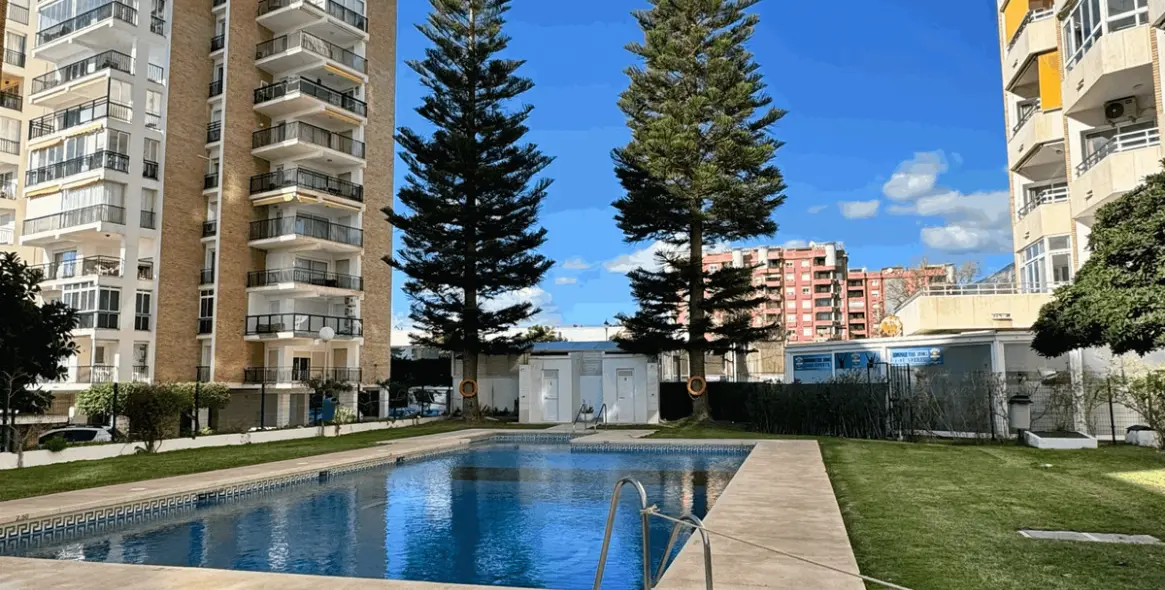 Sale of middle floor apartment in Fuengirola 21