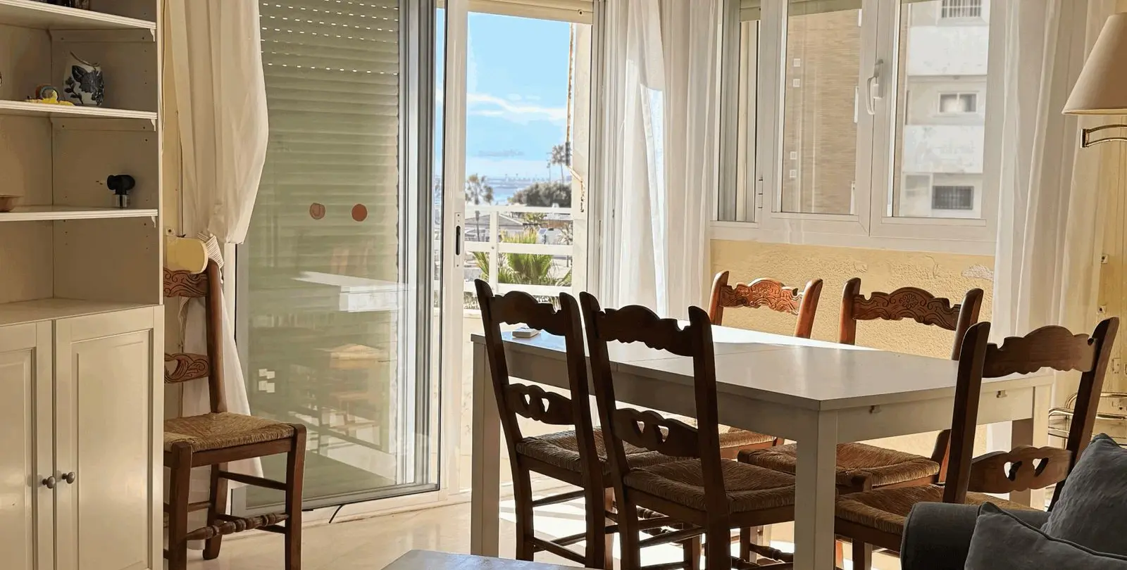Sale of middle floor apartment in Fuengirola 3