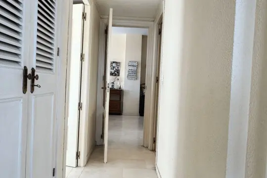 Image 4 thumb