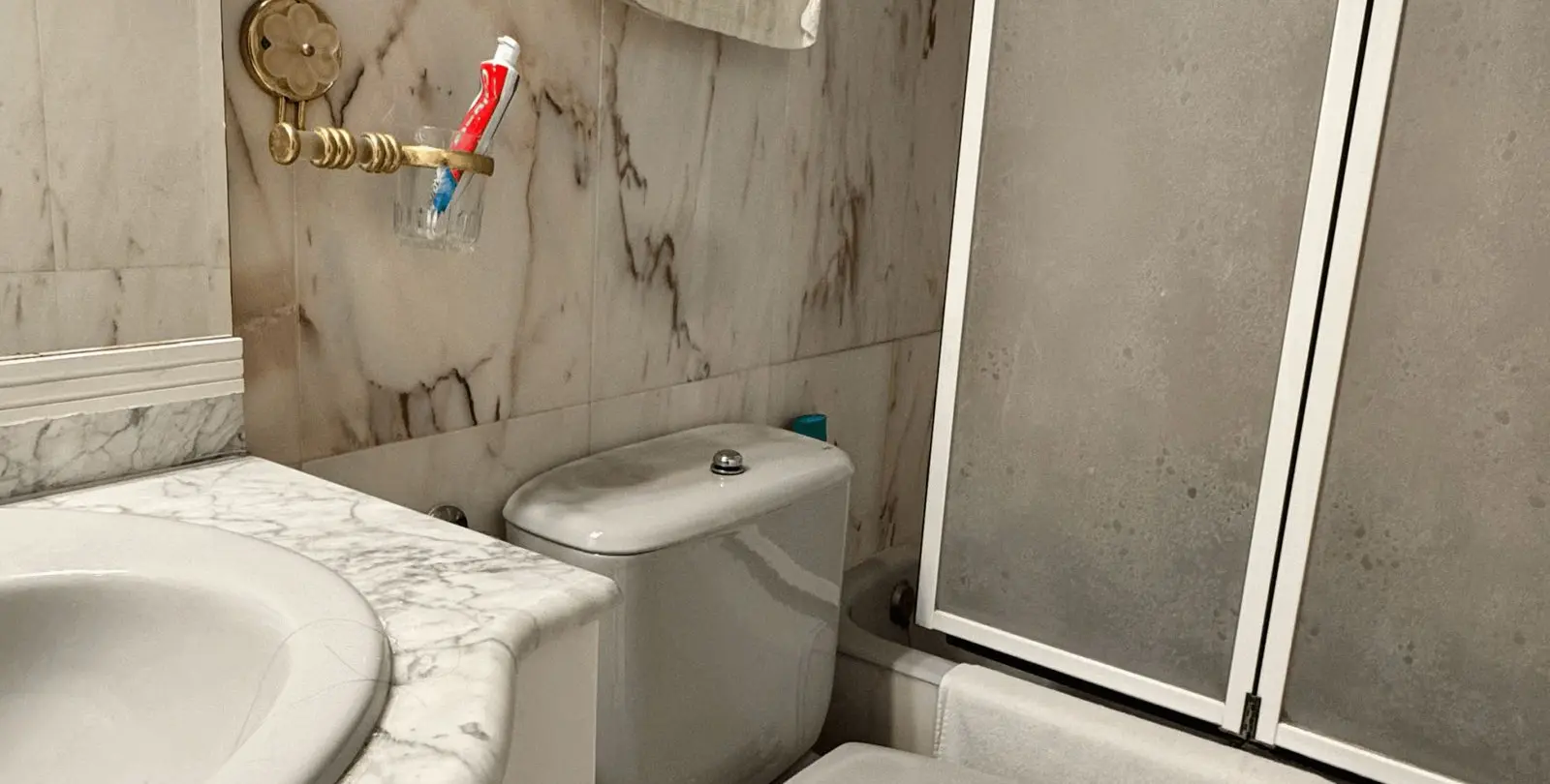 Sale of middle floor apartment in Fuengirola 10