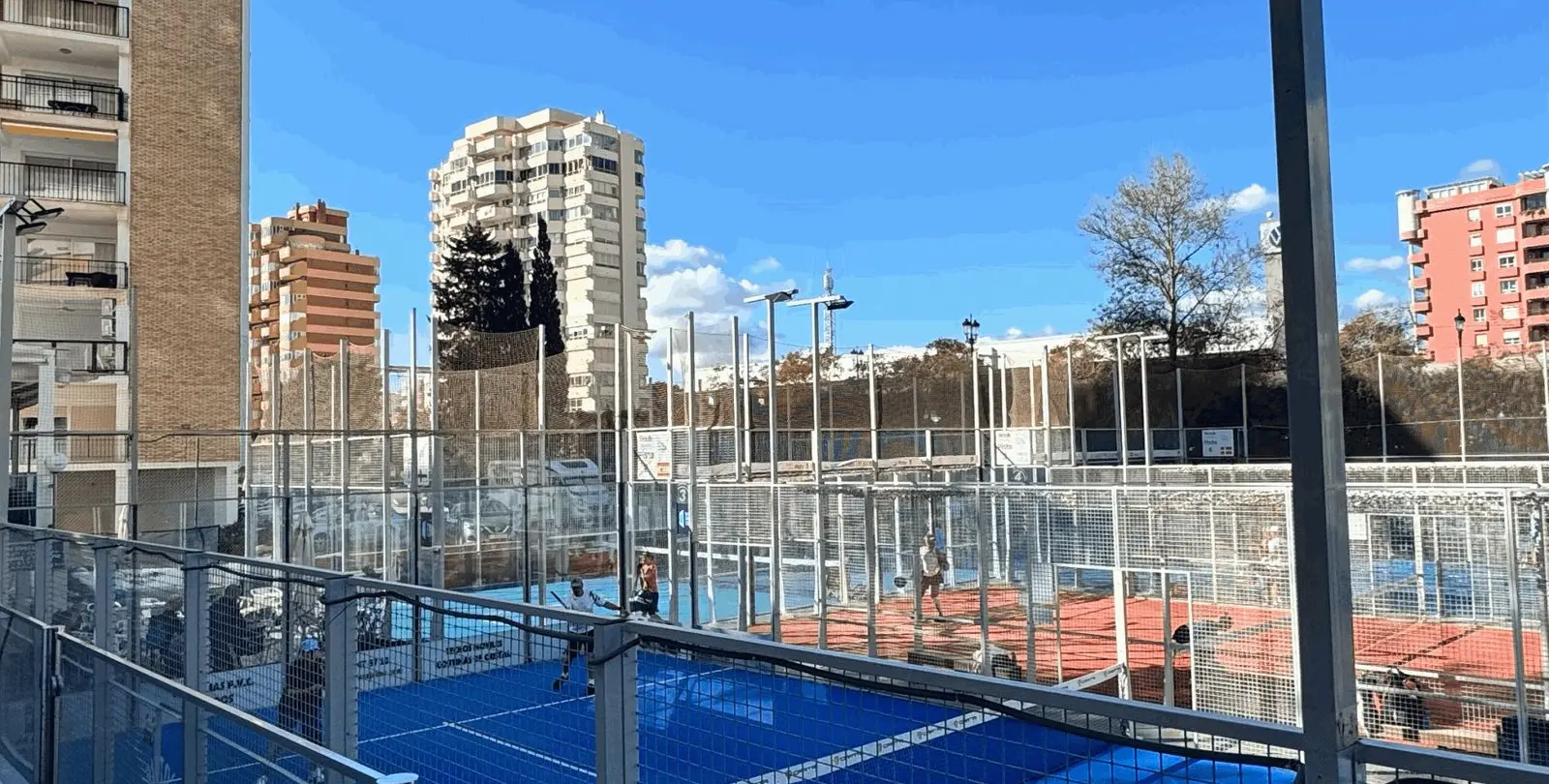 Sale of middle floor apartment in Fuengirola 11