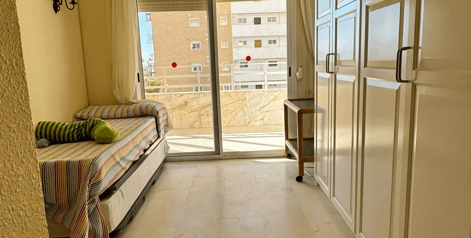 Sale of middle floor apartment in Fuengirola 19