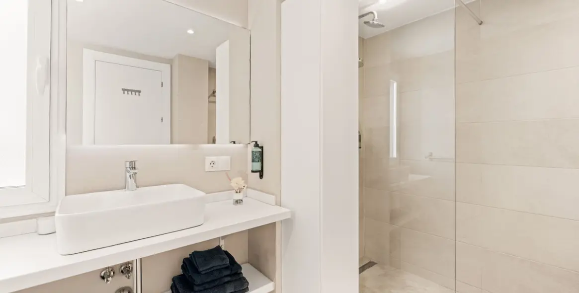 Sale of middle floor apartment in Torremolinos 4