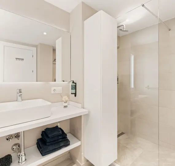 Venta de apartamento en planta media en Torremolinos