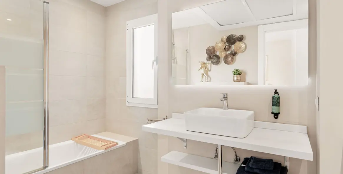 Sale of middle floor apartment in Torremolinos 18