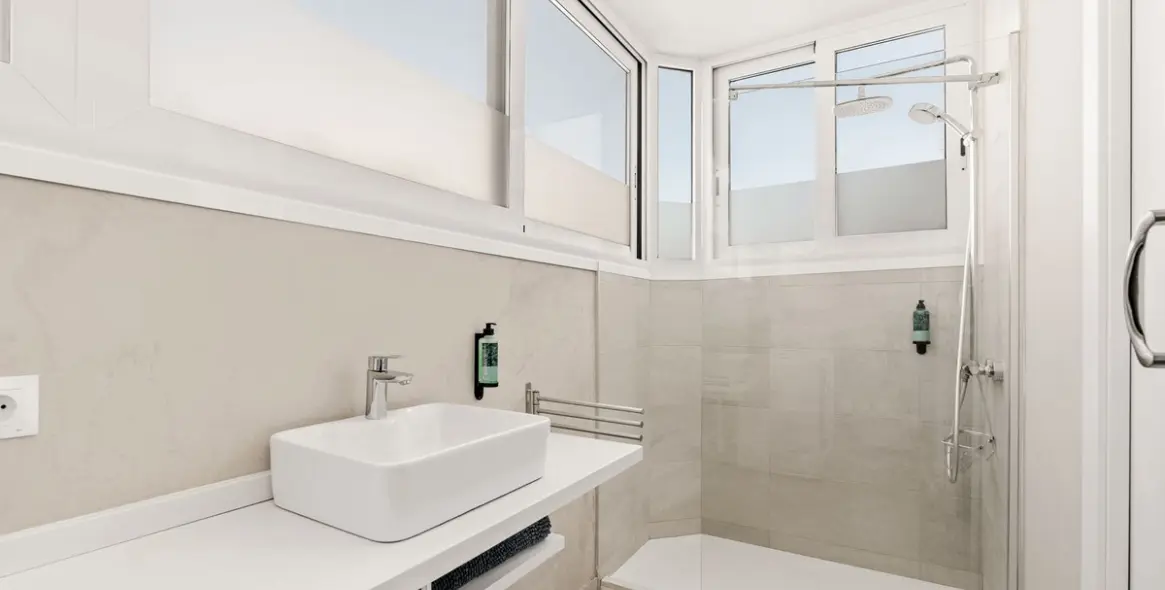 Sale of middle floor apartment in Torremolinos 20