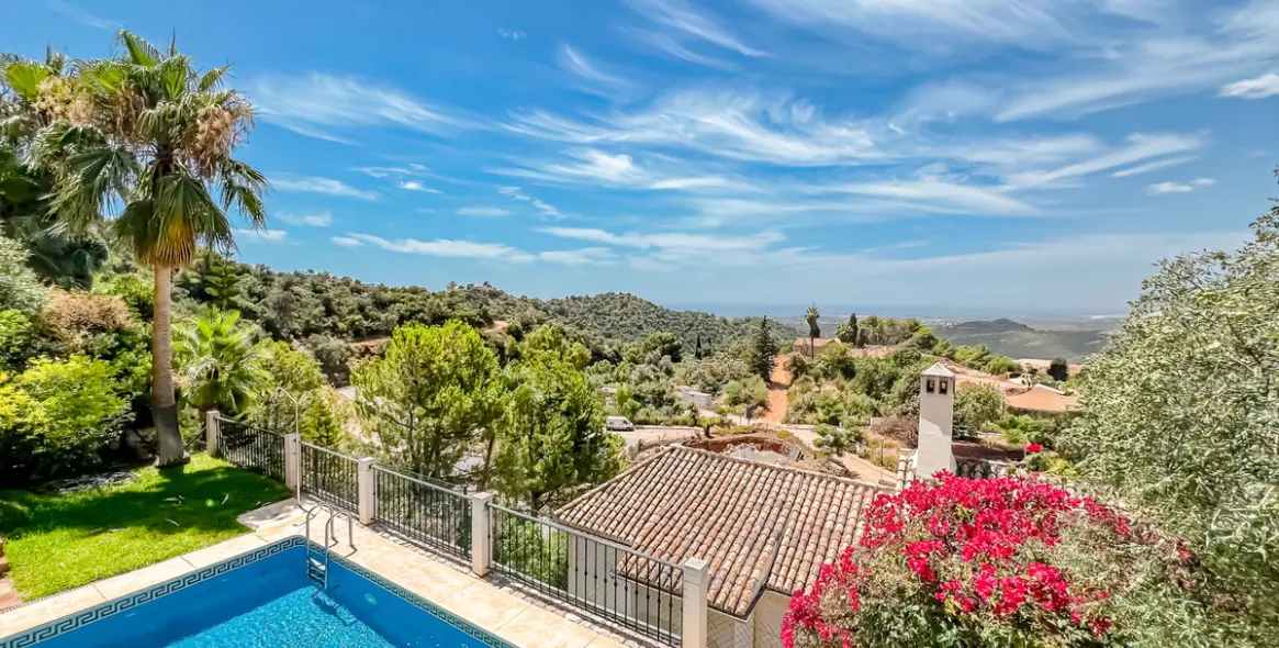 Продажа  отдельно стоящей виллы в Marbella (район Marbella) 2