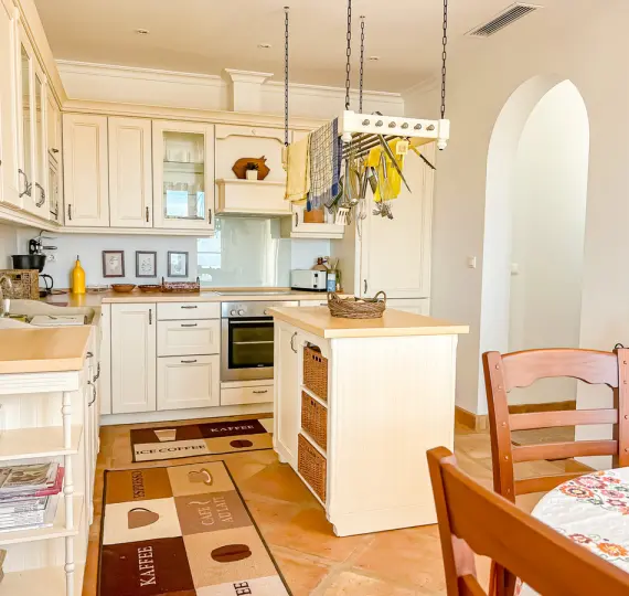 Oтдельно стоящая вилла R5113822