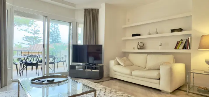 Продажа апартаментов на среднем этаже в Elviria 3