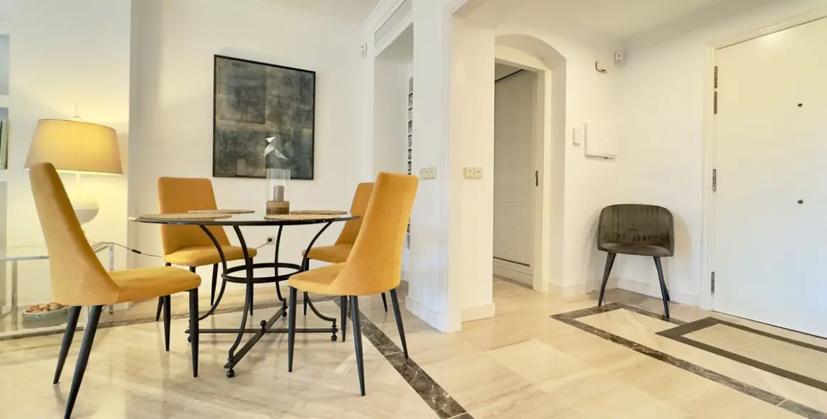 Sale of middle floor apartment in Elviria 6
