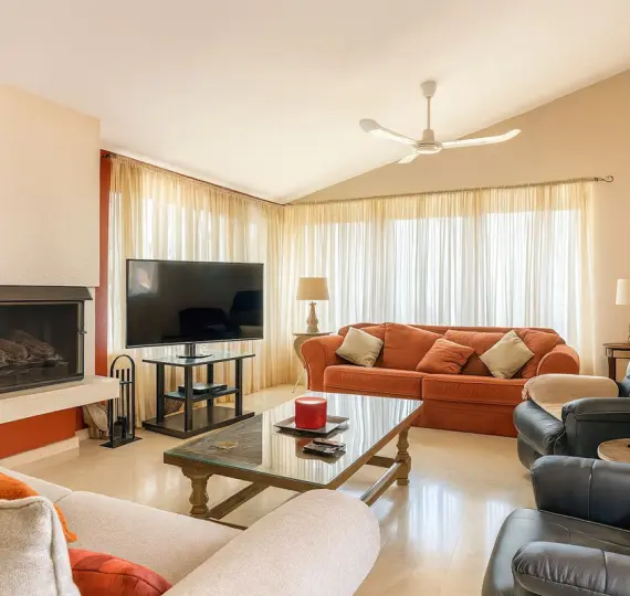 Продажа  отдельно стоящей виллы в Cerros del Aguila