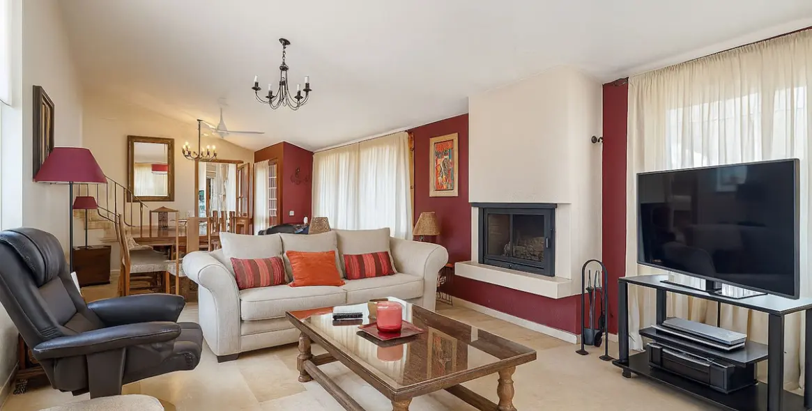 Продажа  отдельно стоящей виллы в Cerros del Aguila 6