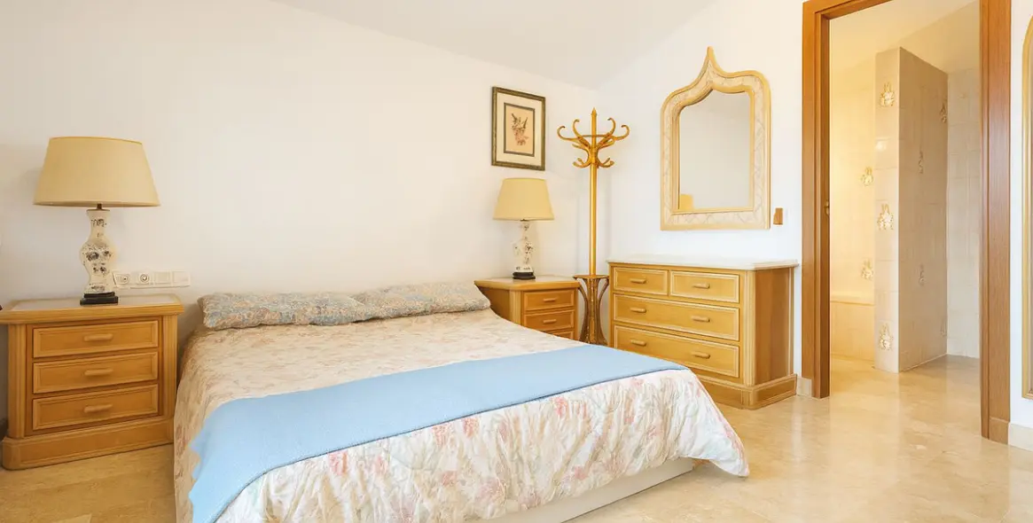 Продажа  отдельно стоящей виллы в Cerros del Aguila 14