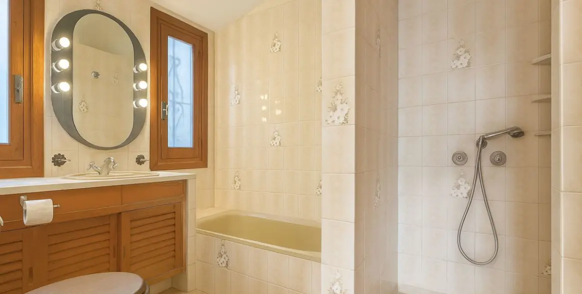 Продажа  отдельно стоящей виллы в Cerros del Aguila 15