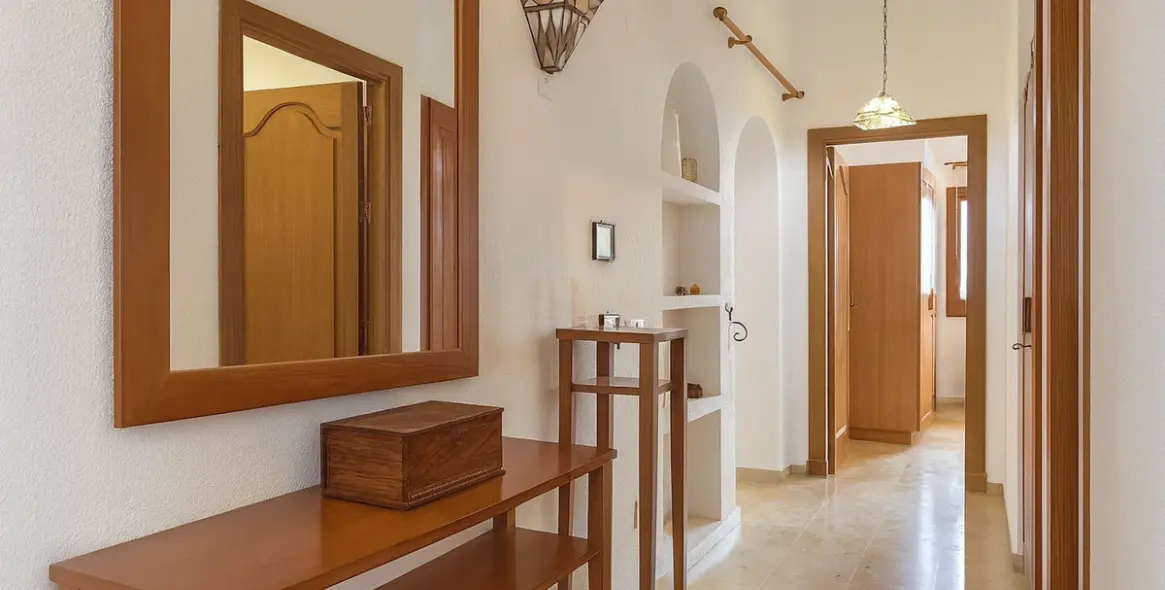 Продажа  отдельно стоящей виллы в Cerros del Aguila 20