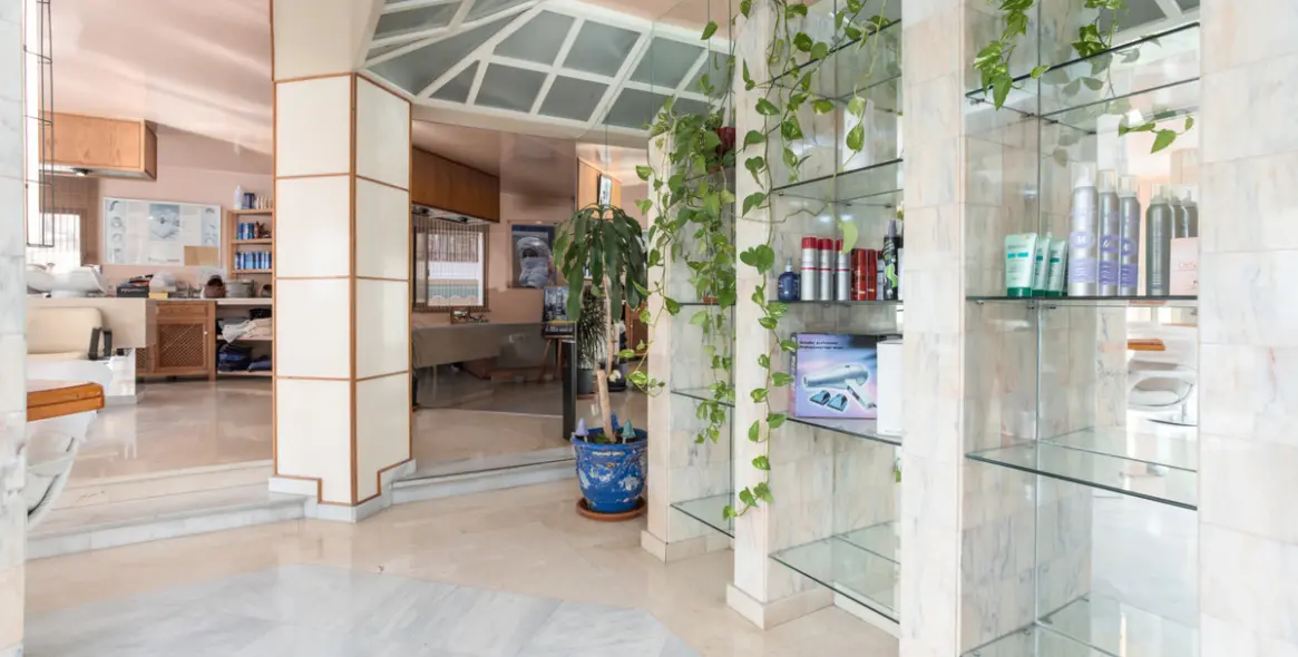 Venta de local comercial en San Pedro de Alcántara 6