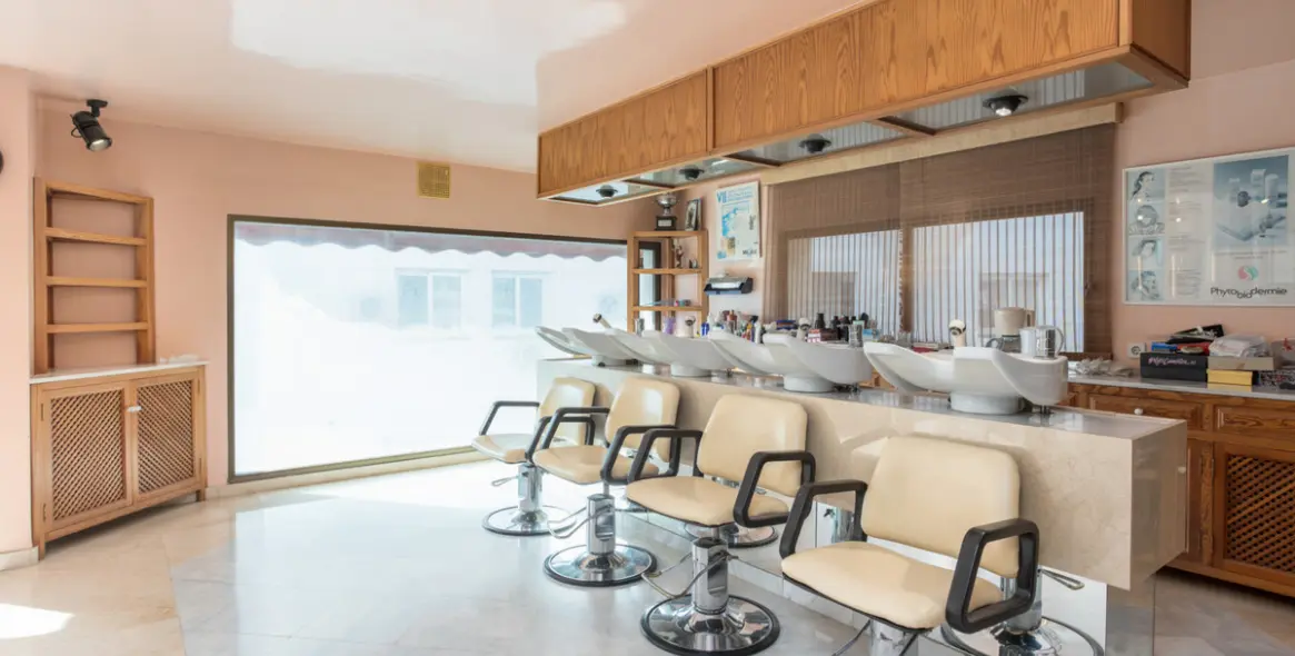 Venta de local comercial en San Pedro de Alcántara 9