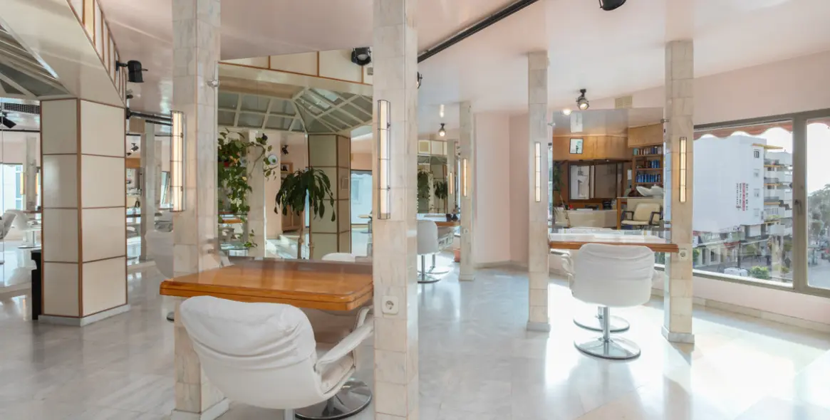 Venta de local comercial en San Pedro de Alcántara 16