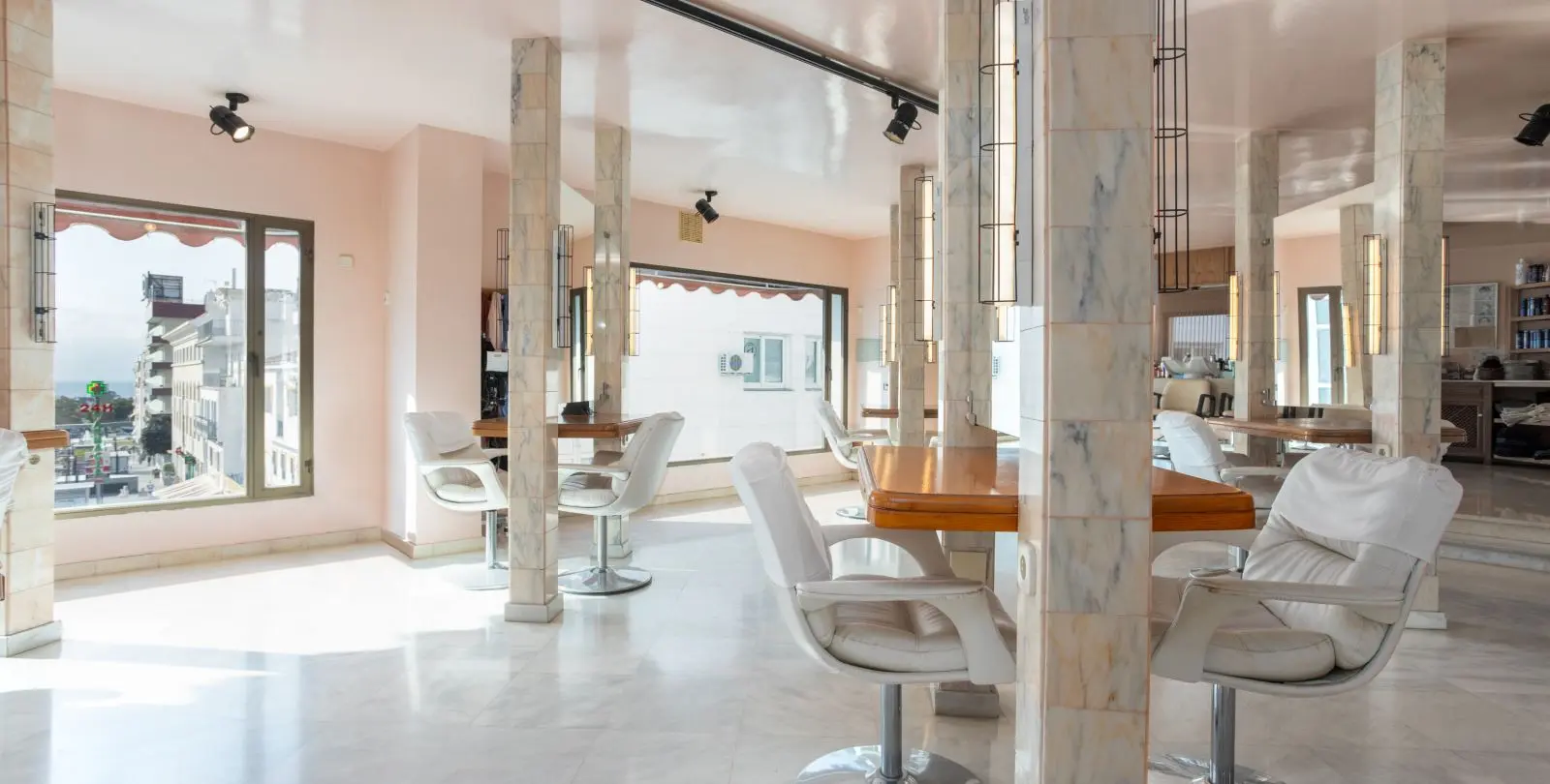 Продажа коммерческого помещения в San Pedro de Alcántara 5