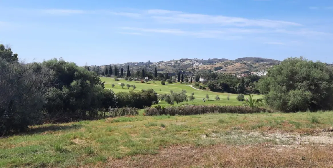 Sale of residential plot in Mijas Golf 2