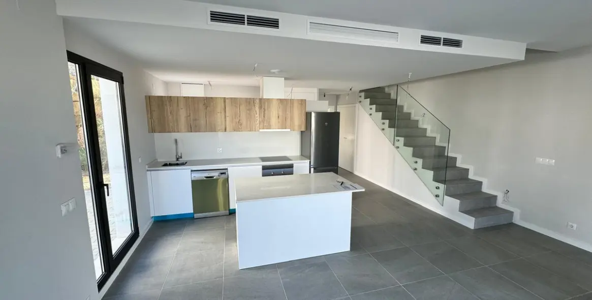 Sale of semi-detached house in Riviera del Sol 1