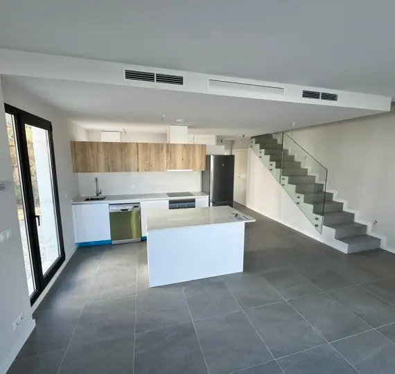 Продажа дома на две семьи в Riviera del Sol