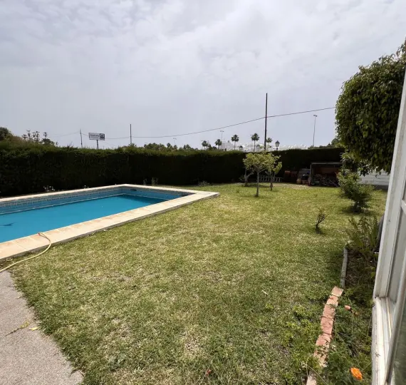 Sale of detached villa in Selwo