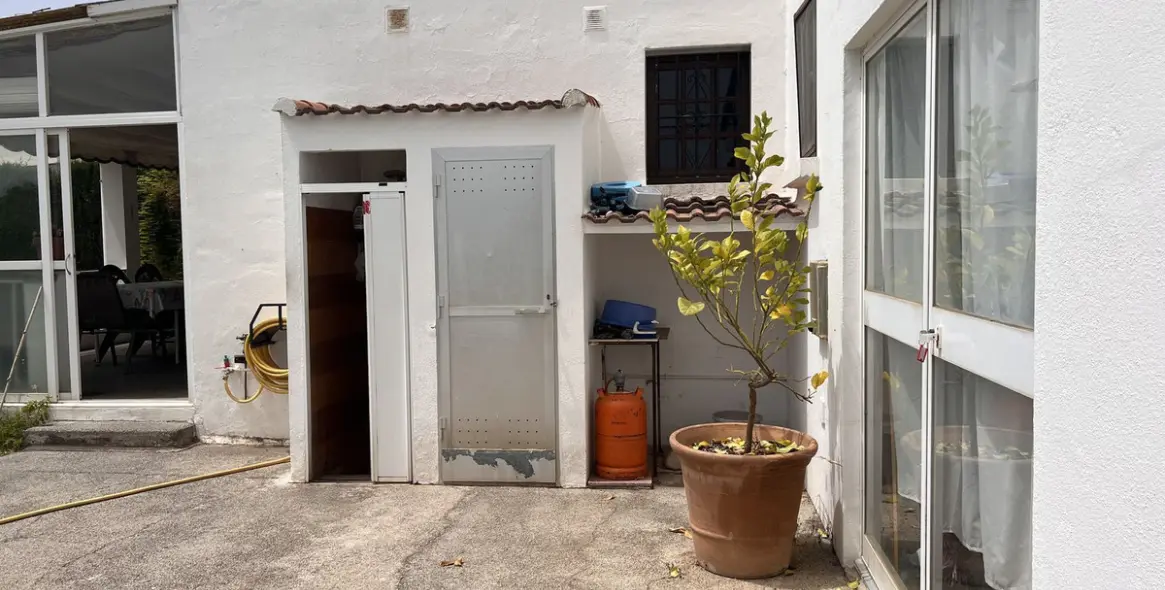 Продажа  отдельно стоящей виллы в Selwo 12