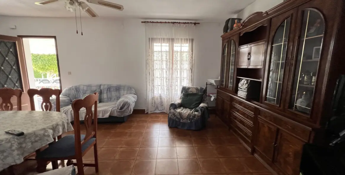 Продажа  отдельно стоящей виллы в Selwo 15