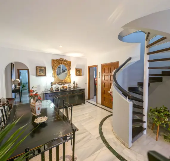 Sale of penthouse duplex in Marbella