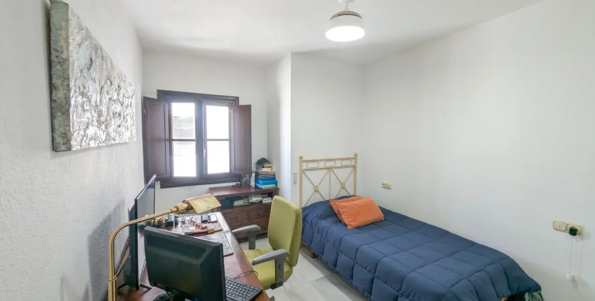 Продажа двухуровневого пентхауса в Marbella 25