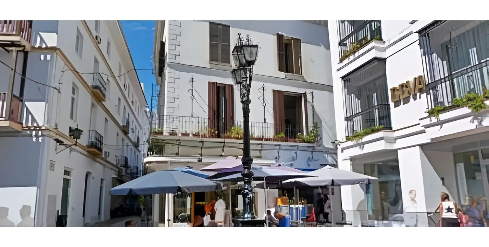 Продажа двухуровневого пентхауса в Marbella 1