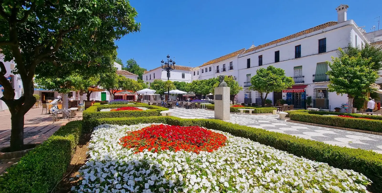 Продажа двухуровневого пентхауса в Marbella 2