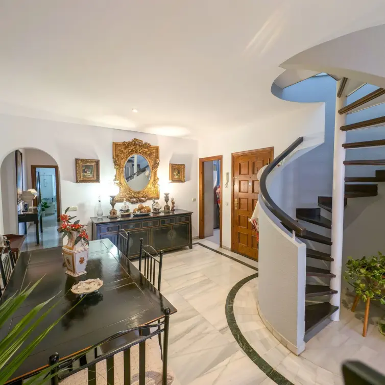 Sale of penthouse duplex in Marbella