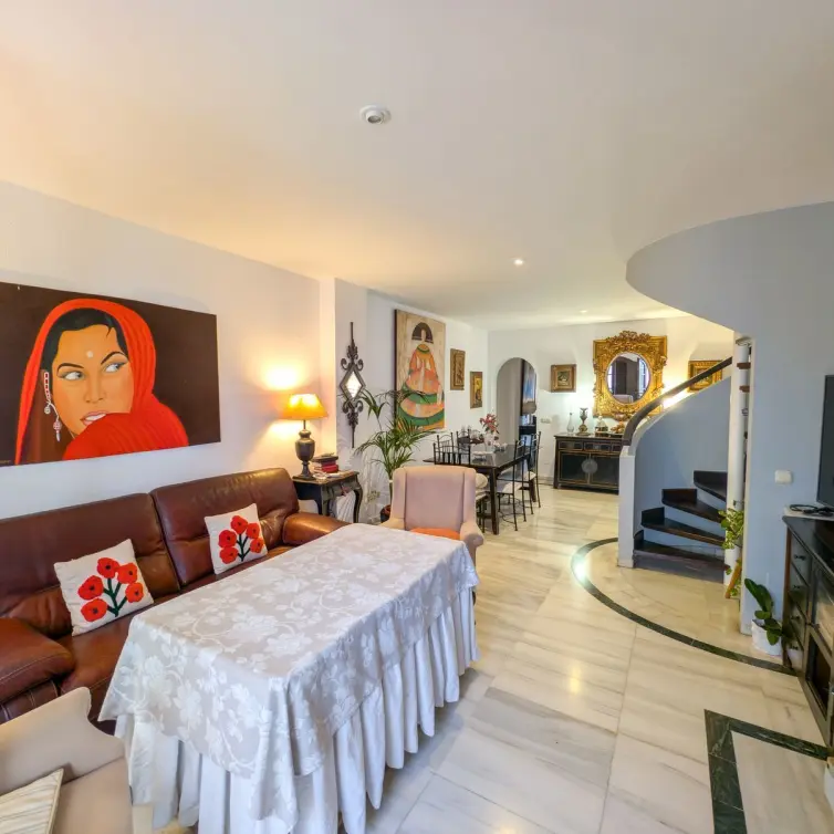 Sale of penthouse duplex in Marbella