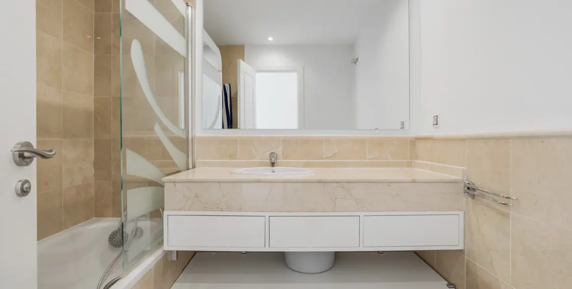 Sale of duplex in Nueva Andalucía 13