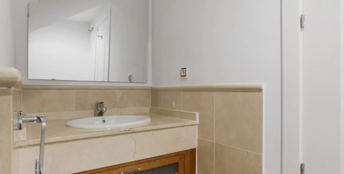 Sale of duplex in Nueva Andalucía 16