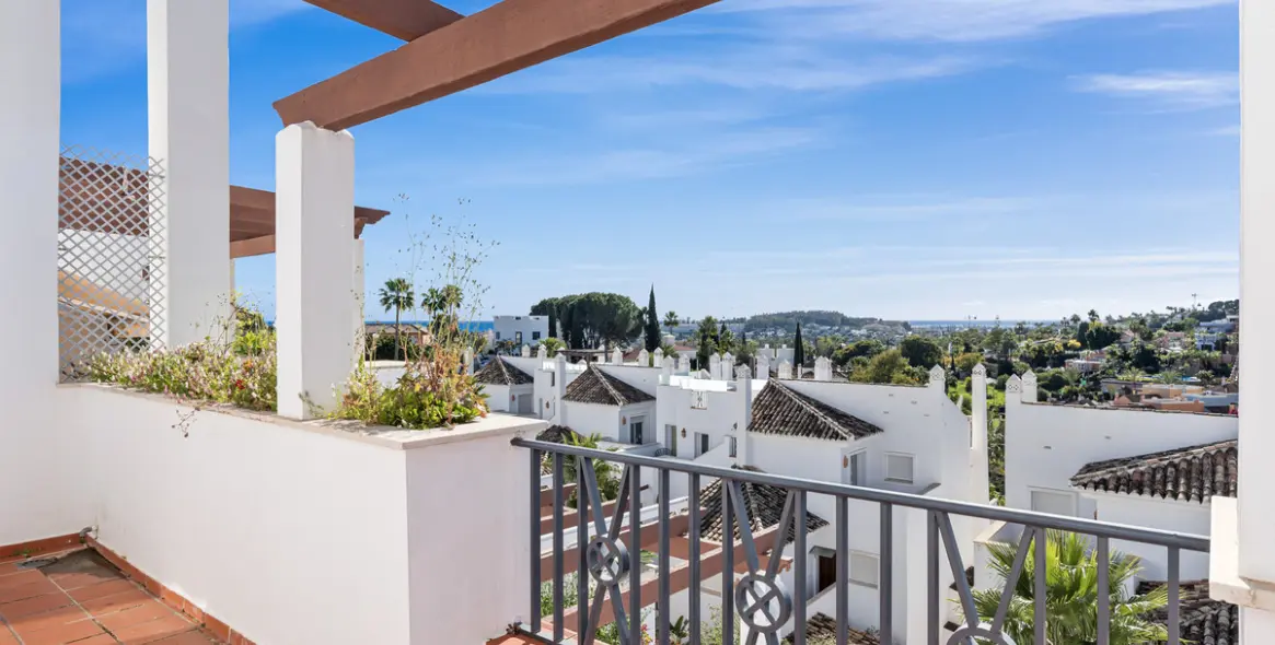 Sale of duplex in Nueva Andalucía 20