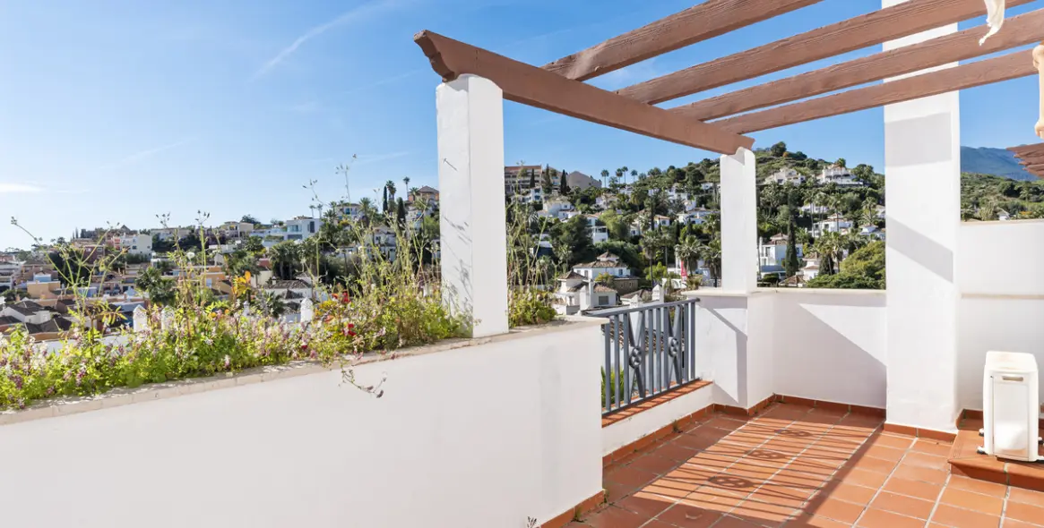 Sale of duplex in Nueva Andalucía 22