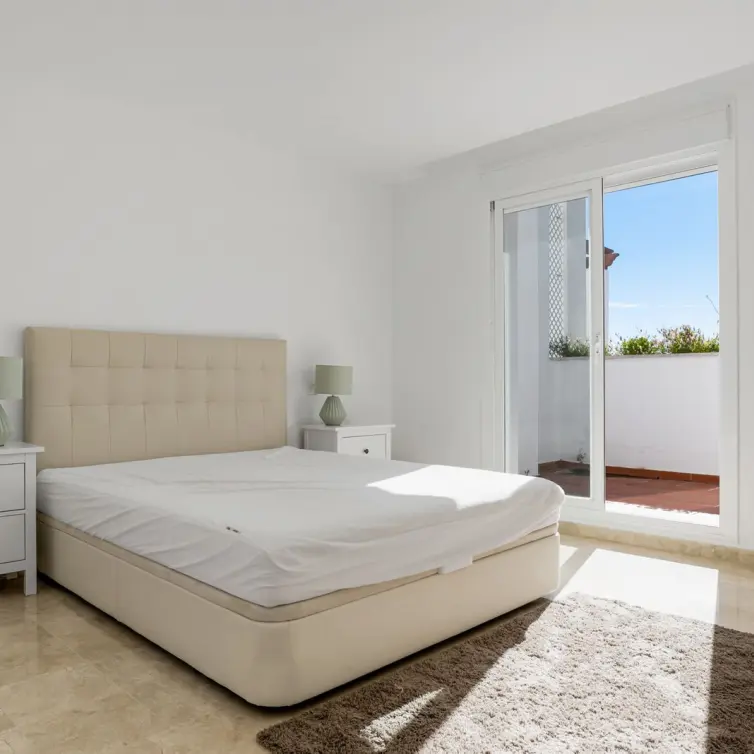 Sale of duplex in Nueva Andalucía