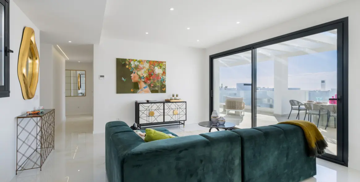 Sale of penthouse in Estepona 18