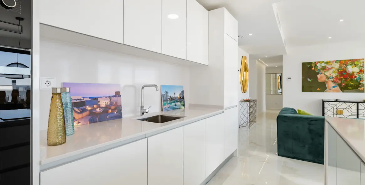 Sale of penthouse in Estepona 23