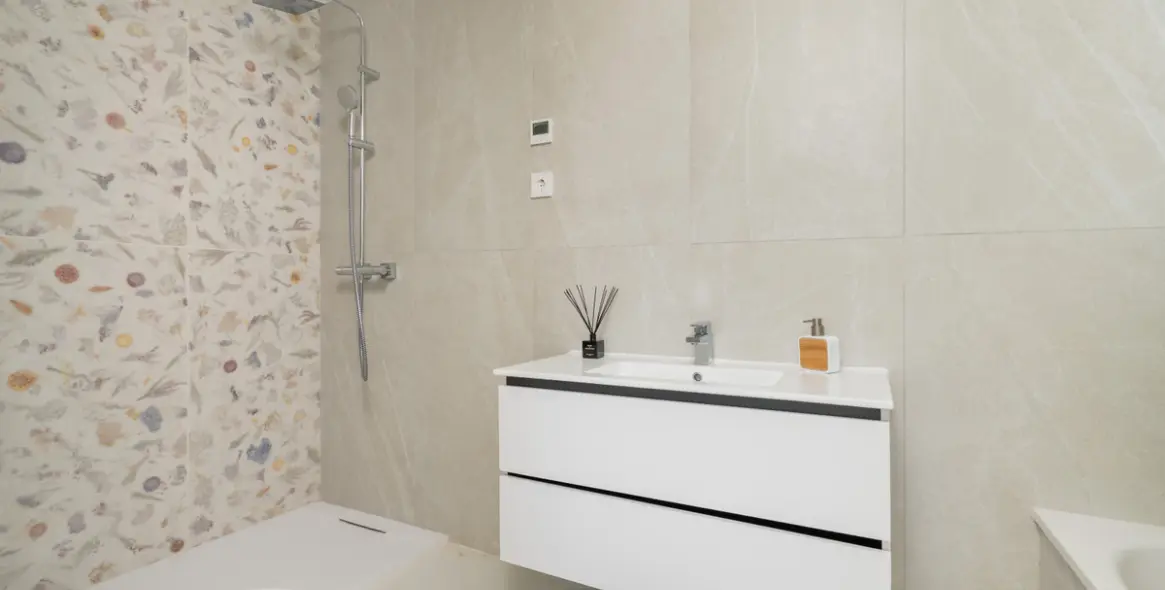 Sale of penthouse in Estepona 33