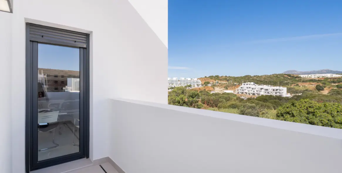 Sale of penthouse in Estepona 41