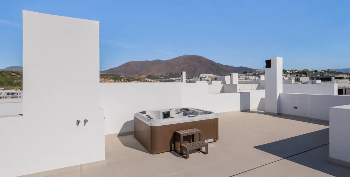 Sale of penthouse in Estepona 44