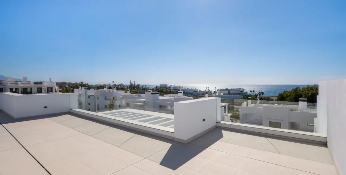 Sale of penthouse in Estepona 45