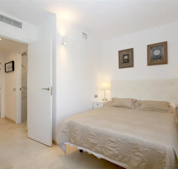 Sale of penthouse in Estepona