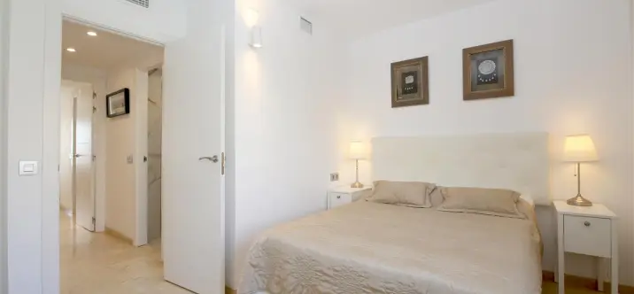 Sale of penthouse in Estepona 3