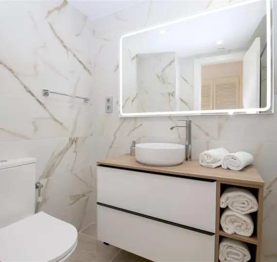 Sale of penthouse in Estepona